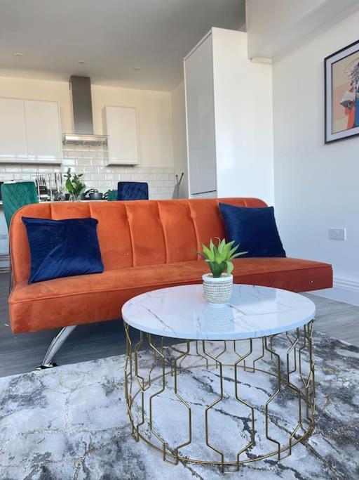 1 Bedroom Apartment - Flitwick - Contractor Friendly - Tourist Ready - Full Kitchen - Wifi - Smart Tv - Sofa Bed - Free Parking - Ideal For Short Or Long Stays Eksteriør bilde