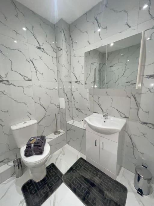 1 Bedroom Apartment - Flitwick - Contractor Friendly - Tourist Ready - Full Kitchen - Wifi - Smart Tv - Sofa Bed - Free Parking - Ideal For Short Or Long Stays Eksteriør bilde